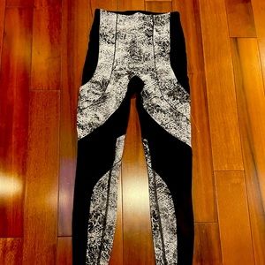 Lululemon Swift Speed High-Rise Tight size 4